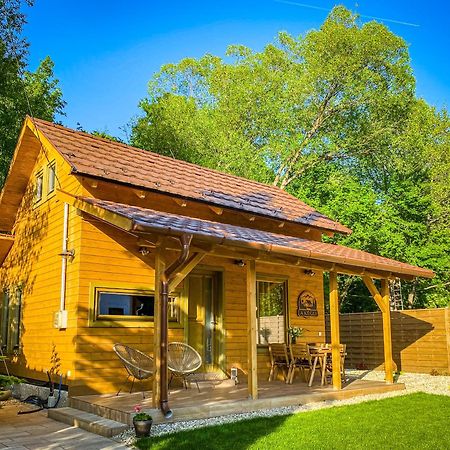 A Kegli Villa Háromhuta Kültér fotó